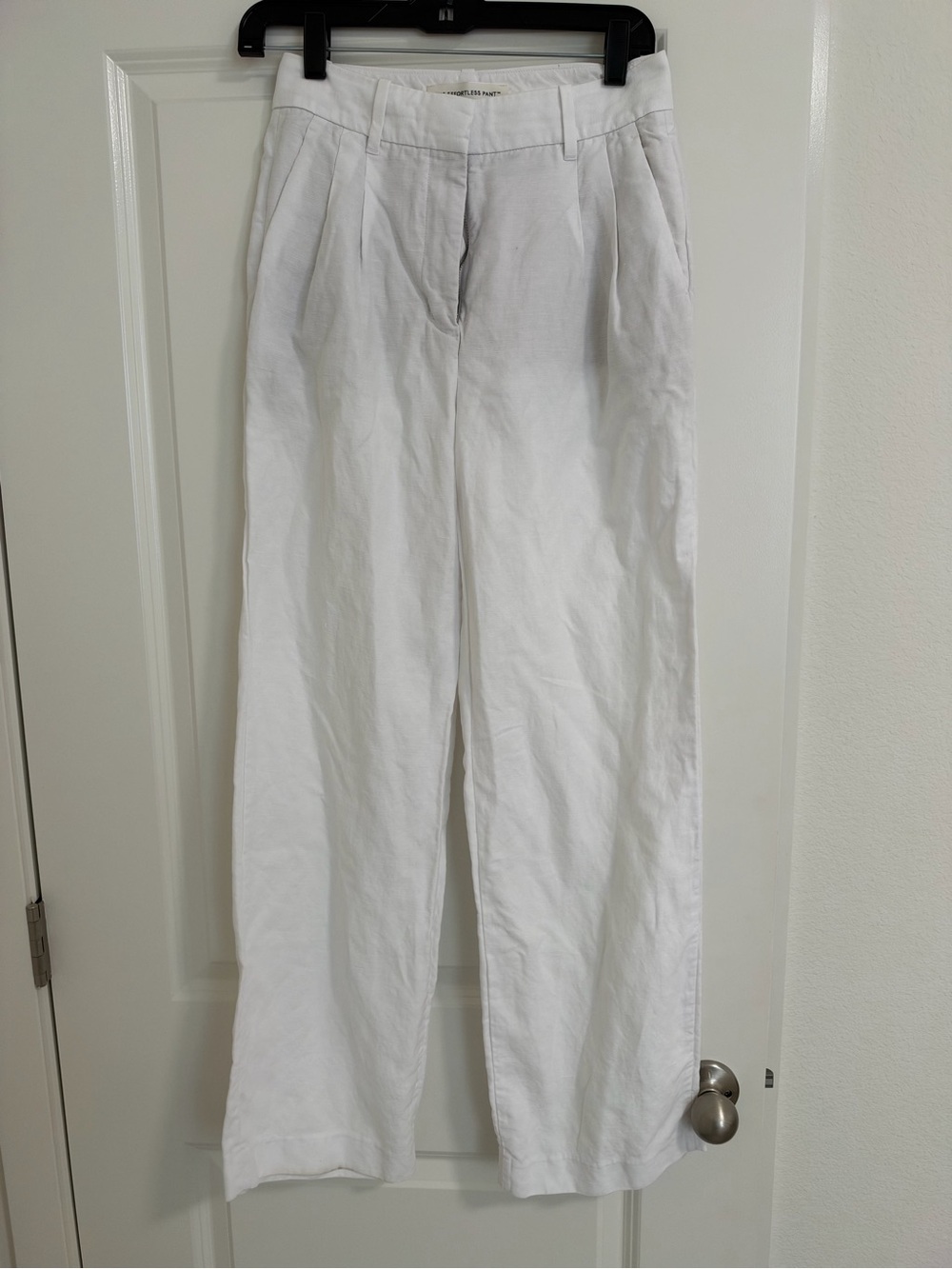 Aritzia White Pleated Linen Effortless pants